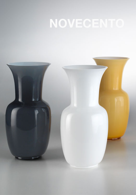 Novecento. Blown glass vases